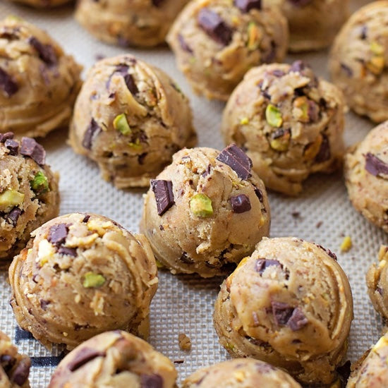pistachio & dark chocolate cookies