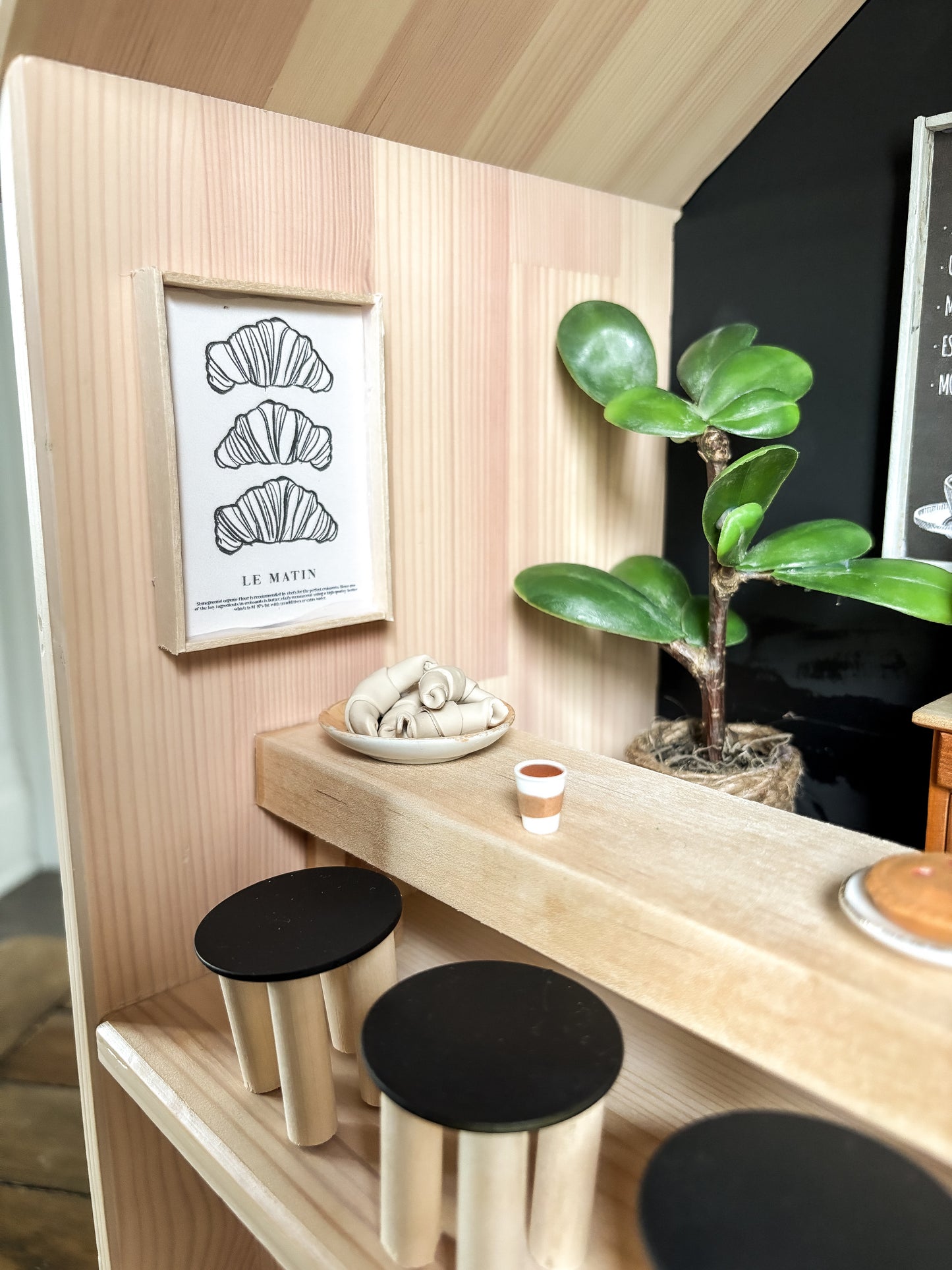 the little grey bakery café